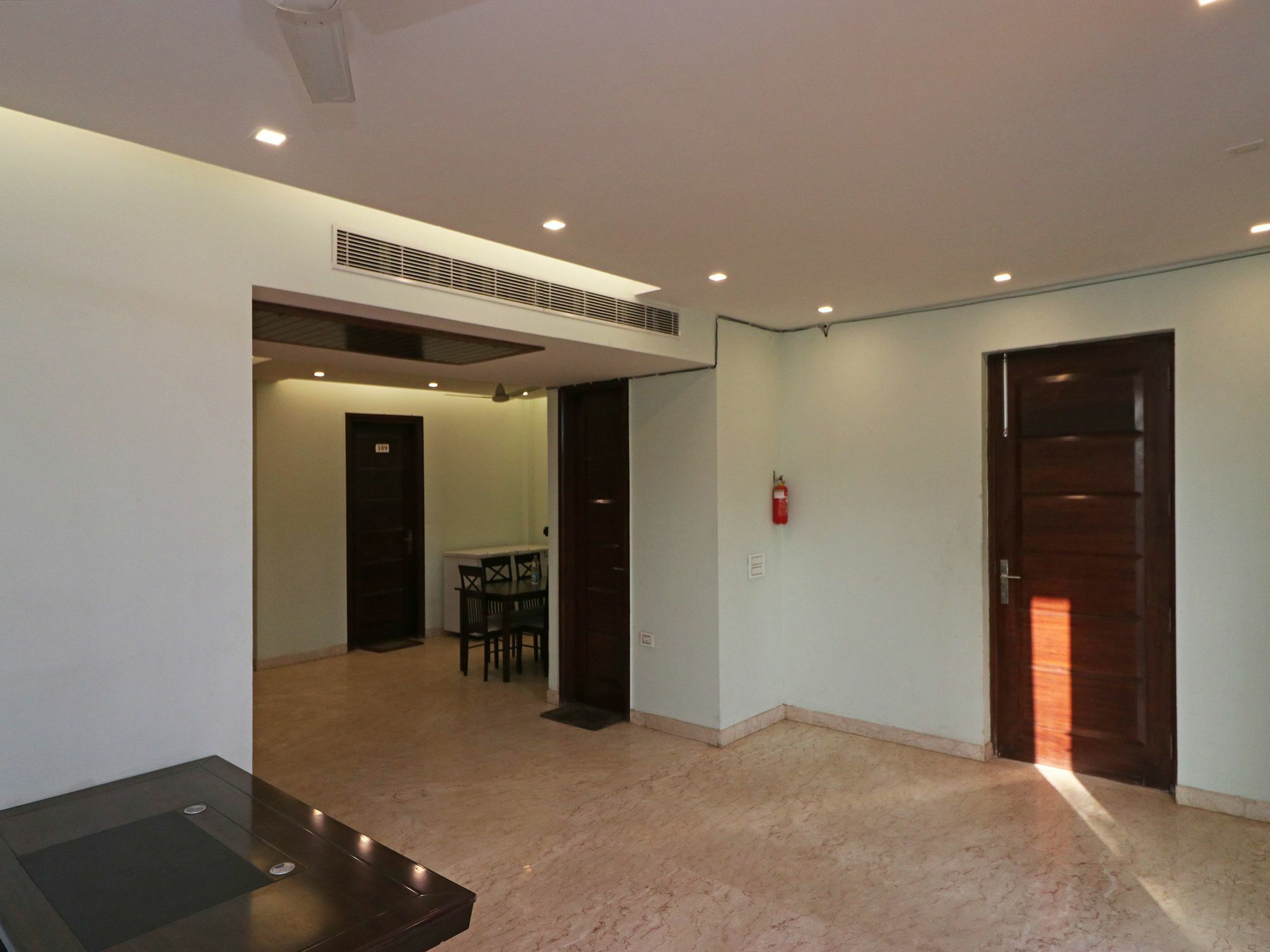 Oyo 9664 Sector 48 Hotel Gurgaon Buitenkant foto