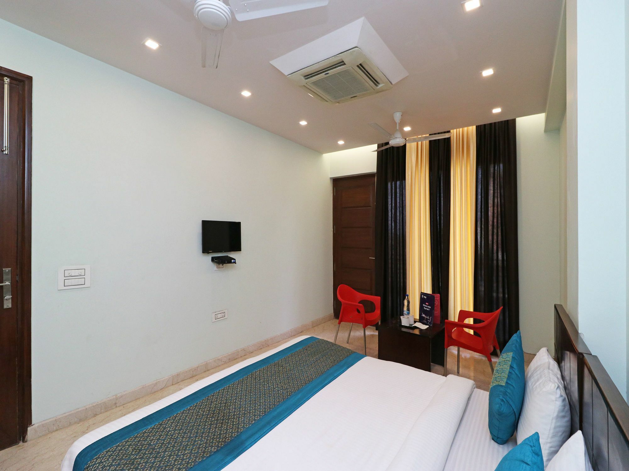 Oyo 9664 Sector 48 Hotel Gurgaon Buitenkant foto
